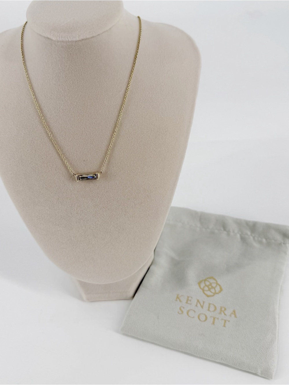 Kendra Scott Gray Irredescent Pendant Gold Plated Necklace